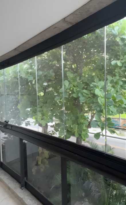 Mais um projeto de envidraçamento de sacada no Recreio dos Bandeirantes